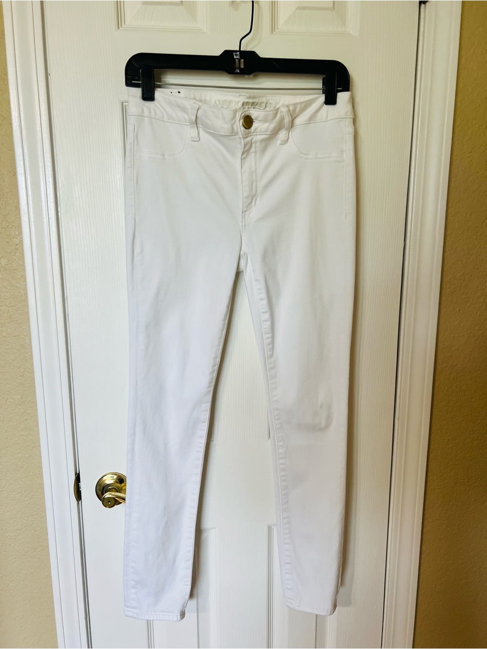 American Eagle Outfitters White High Rise Super Super Stretch Skinny Jeans-SZ 10